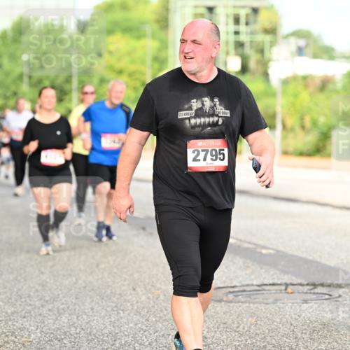 06.09.2026 - CURREX Alsterlauf Dr. Thomas Lammeyer http://msf.ph/oto/10143222 06.09.2026 10:13:33 Laufen 2795 meine-sportfotos.de