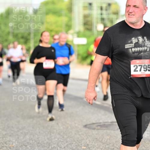 06.09.2026 - CURREX Alsterlauf Dr. Thomas Lammeyer http://msf.ph/oto/10143225 06.09.2026 10:13:34 Laufen 2795 meine-sportfotos.de