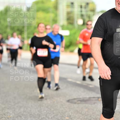 06.09.2026 - CURREX Alsterlauf Dr. Thomas Lammeyer http://msf.ph/oto/10143228 06.09.2026 10:13:34 Laufen 2795 meine-sportfotos.de