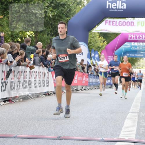 06.09.2026 - CURREX Alsterlauf Yannick Fuchs http://msf.ph/oto/10143252 06.09.2026 09:47:08 Ziel 2210, 2569, 2605, 4306, 5297, 5705, 5877, 6150, 8104, 8125 meine-sportfotos.de