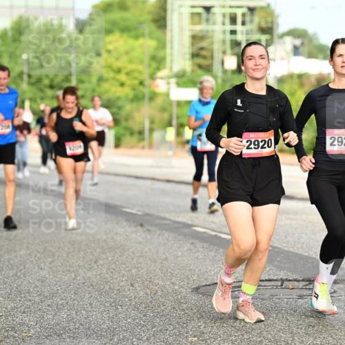 06.09.2026 - CURREX Alsterlauf Dr. Thomas Lammeyer http://msf.ph/oto/10143328 06.09.2026 10:13:45 Laufen 2920, 2928 meine-sportfotos.de