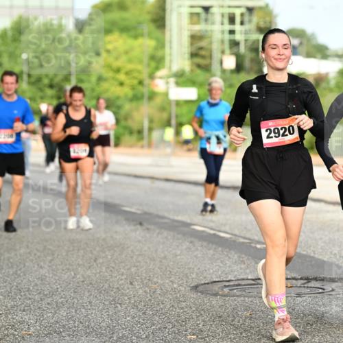 06.09.2026 - CURREX Alsterlauf Dr. Thomas Lammeyer http://msf.ph/oto/10143331 06.09.2026 10:13:45 Laufen 4209, 2920, 2928 meine-sportfotos.de