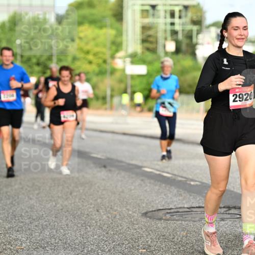 06.09.2026 - CURREX Alsterlauf Dr. Thomas Lammeyer http://msf.ph/oto/10143334 06.09.2026 10:13:46 Laufen 2920, 292 meine-sportfotos.de