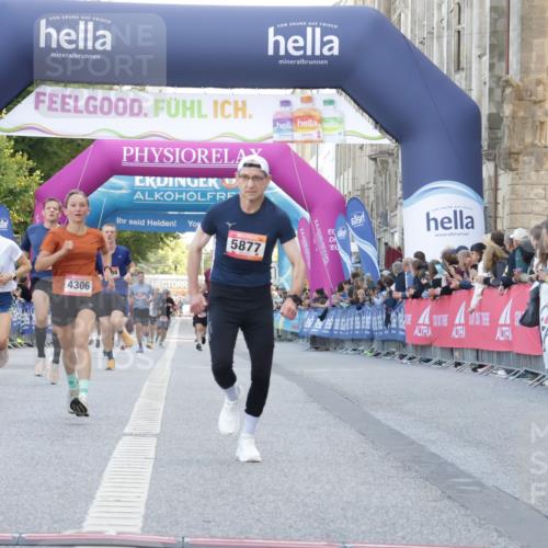 06.09.2026 - CURREX Alsterlauf Yannick Fuchs http://msf.ph/oto/10143341 06.09.2026 09:47:10 Ziel 2210, 2569, 2605, 4306, 5297, 5403, 5417, 5877, 6150, 8104, 8125 meine-sportfotos.de