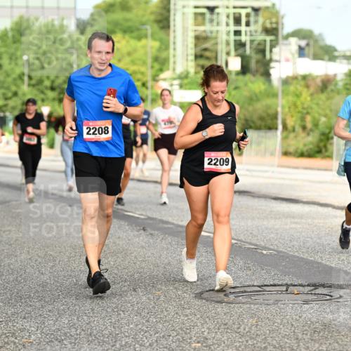 06.09.2026 - CURREX Alsterlauf Dr. Thomas Lammeyer http://msf.ph/oto/10143355 06.09.2026 10:13:48 Laufen 2208, 2209, 75 meine-sportfotos.de