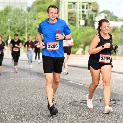 06.09.2026 - CURREX Alsterlauf Dr. Thomas Lammeyer http://msf.ph/oto/10143363 06.09.2026 10:13:49 Laufen 2208, 2209 meine-sportfotos.de