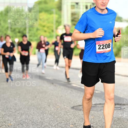 06.09.2026 - CURREX Alsterlauf Dr. Thomas Lammeyer http://msf.ph/oto/10143370 06.09.2026 10:13:50 Laufen 2208 meine-sportfotos.de