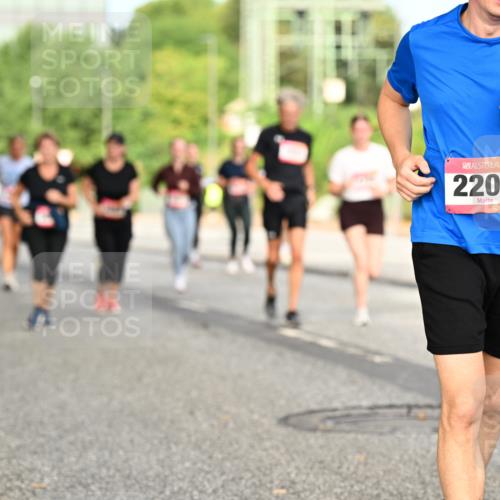 06.09.2026 - CURREX Alsterlauf Dr. Thomas Lammeyer http://msf.ph/oto/10143374 06.09.2026 10:13:50 Laufen 2208 meine-sportfotos.de