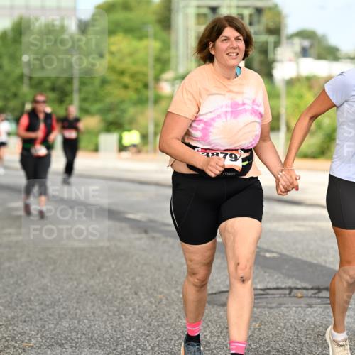 06.09.2026 - CURREX Alsterlauf Dr. Thomas Lammeyer http://msf.ph/oto/10143395 06.09.2026 10:13:58 Laufen 3879, 3875 meine-sportfotos.de