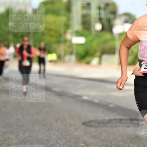 06.09.2026 - CURREX Alsterlauf Dr. Thomas Lammeyer http://msf.ph/oto/10143399 06.09.2026 10:13:59 Laufen 0, 3879 meine-sportfotos.de