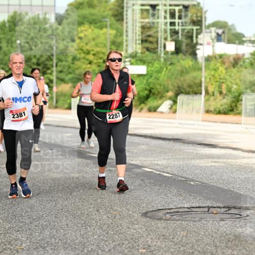 06.09.2026 - CURREX Alsterlauf Dr. Thomas Lammeyer http://msf.ph/oto/10143421 06.09.2026 10:14:02 Laufen 2381, 3683, 2287 meine-sportfotos.de