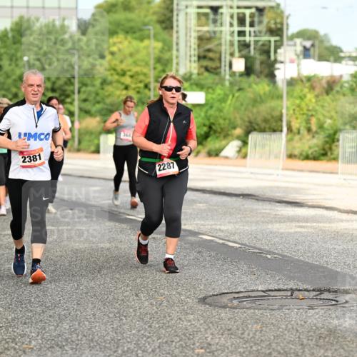 06.09.2026 - CURREX Alsterlauf Dr. Thomas Lammeyer http://msf.ph/oto/10143422 06.09.2026 10:14:02 Laufen 2381, 368, 2287 meine-sportfotos.de
