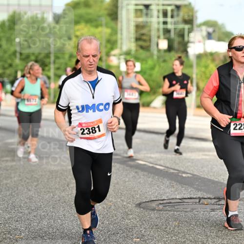 06.09.2026 - CURREX Alsterlauf Dr. Thomas Lammeyer http://msf.ph/oto/10143438 06.09.2026 10:14:04 Laufen 2381, 30, 8, 3, 2287 meine-sportfotos.de