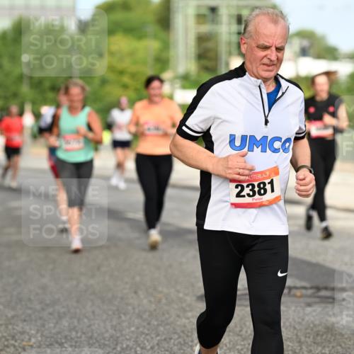 06.09.2026 - CURREX Alsterlauf Dr. Thomas Lammeyer http://msf.ph/oto/10143447 06.09.2026 10:14:05 Laufen 2381 meine-sportfotos.de