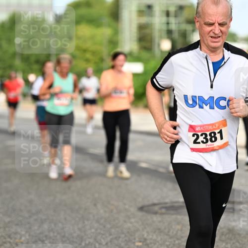 06.09.2026 - CURREX Alsterlauf Dr. Thomas Lammeyer http://msf.ph/oto/10143450 06.09.2026 10:14:05 Laufen 2381 meine-sportfotos.de