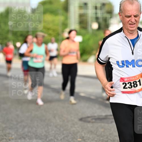 06.09.2026 - CURREX Alsterlauf Dr. Thomas Lammeyer http://msf.ph/oto/10143451 06.09.2026 10:14:05 Laufen 2381 meine-sportfotos.de
