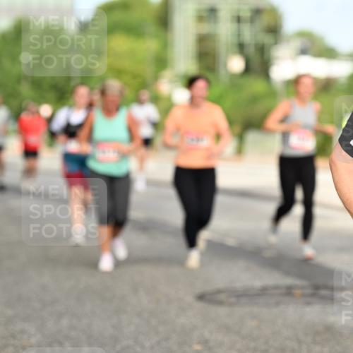 06.09.2026 - CURREX Alsterlauf Dr. Thomas Lammeyer http://msf.ph/oto/10143455 06.09.2026 10:14:06 Laufen 5, 23 meine-sportfotos.de