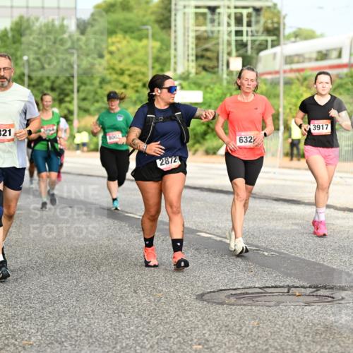 06.09.2026 - CURREX Alsterlauf Dr. Thomas Lammeyer http://msf.ph/oto/10143515 06.09.2026 10:14:12 Laufen 6321, 8001, 2872, 6329, 3917, 3421 meine-sportfotos.de