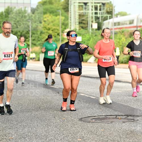 06.09.2026 - CURREX Alsterlauf Dr. Thomas Lammeyer http://msf.ph/oto/10143518 06.09.2026 10:14:12 Laufen 8001, 4867, 6321, 2872, 3917, 3421 meine-sportfotos.de