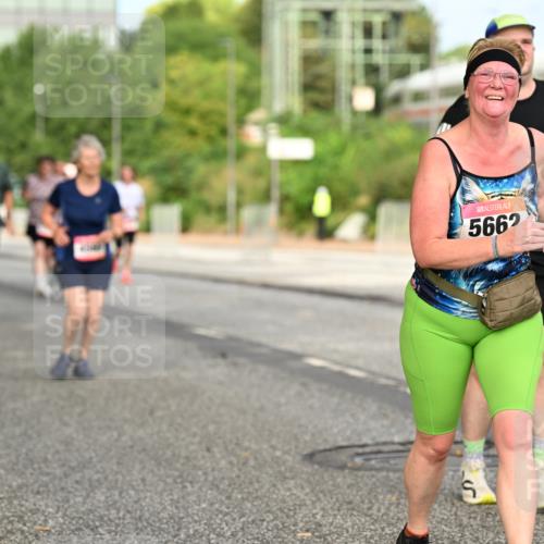 06.09.2026 - CURREX Alsterlauf Dr. Thomas Lammeyer http://msf.ph/oto/10143614 06.09.2026 10:14:23 Laufen 5662 meine-sportfotos.de