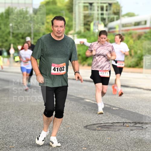 06.09.2026 - CURREX Alsterlauf Dr. Thomas Lammeyer http://msf.ph/oto/10143666 06.09.2026 10:14:30 Laufen 4102, 2271, 661 meine-sportfotos.de