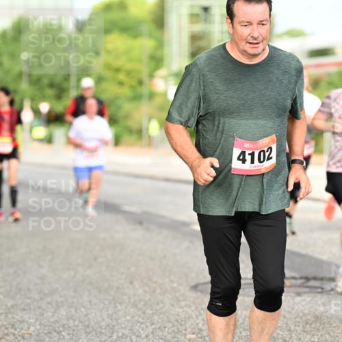 06.09.2026 - CURREX Alsterlauf Dr. Thomas Lammeyer http://msf.ph/oto/10143676 06.09.2026 10:14:31 Laufen 4102 meine-sportfotos.de
