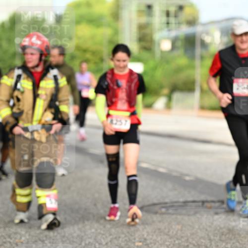 06.09.2026 - CURREX Alsterlauf Dr. Thomas Lammeyer http://msf.ph/oto/10143709 06.09.2026 10:14:37 Laufen 8257, 2043 meine-sportfotos.de