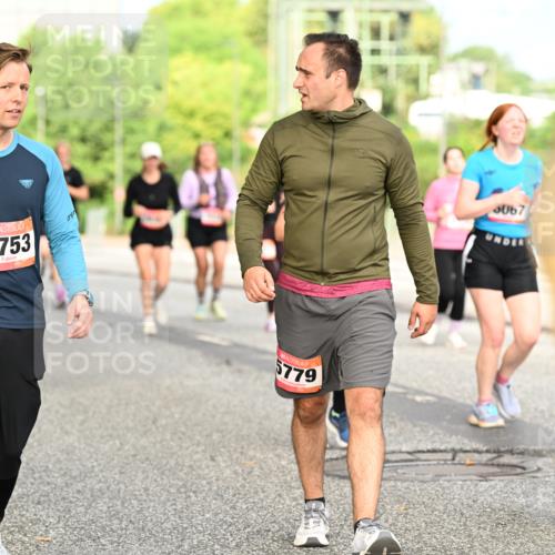 06.09.2026 - CURREX Alsterlauf Dr. Thomas Lammeyer http://msf.ph/oto/10143735 06.09.2026 10:14:42 Laufen 5753, 5779, 5067 meine-sportfotos.de