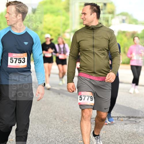 06.09.2026 - CURREX Alsterlauf Dr. Thomas Lammeyer http://msf.ph/oto/10143737 06.09.2026 10:14:42 Laufen 5753, 5779, 067 meine-sportfotos.de