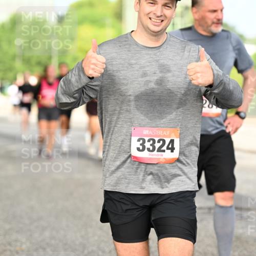 06.09.2026 - CURREX Alsterlauf Dr. Thomas Lammeyer http://msf.ph/oto/10143821 06.09.2026 10:14:57 Laufen 3324 meine-sportfotos.de