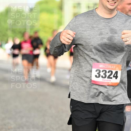 06.09.2026 - CURREX Alsterlauf Dr. Thomas Lammeyer http://msf.ph/oto/10143825 06.09.2026 10:14:57 Laufen 3324 meine-sportfotos.de