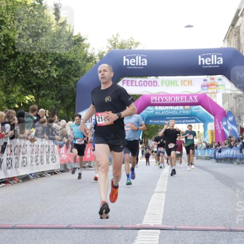 06.09.2026 - CURREX Alsterlauf Yannick Fuchs http://msf.ph/oto/10143864 06.09.2026 09:47:20 Ziel 2106, 2807, 4306, 4441, 4598, 4674, 5403, 5417, 5645, 6172 meine-sportfotos.de