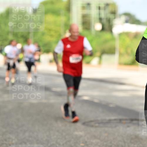 06.09.2026 - CURREX Alsterlauf Dr. Thomas Lammeyer http://msf.ph/oto/10143882 06.09.2026 10:15:04 Laufen 578 meine-sportfotos.de