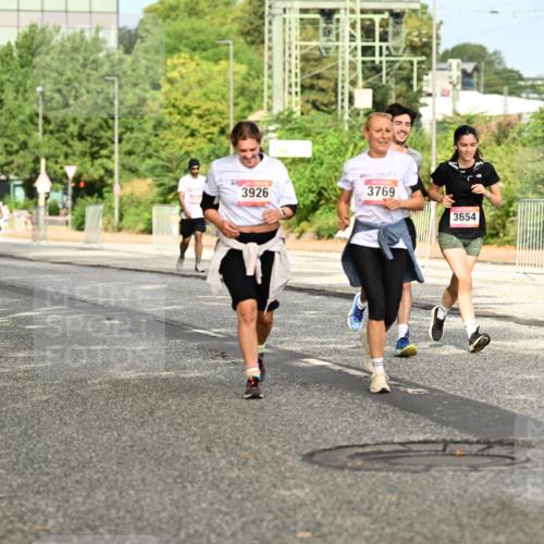 06.09.2026 - CURREX Alsterlauf Dr. Thomas Lammeyer http://msf.ph/oto/10143912 06.09.2026 10:15:09 Laufen 2995, 3926, 3769, 3654 meine-sportfotos.de