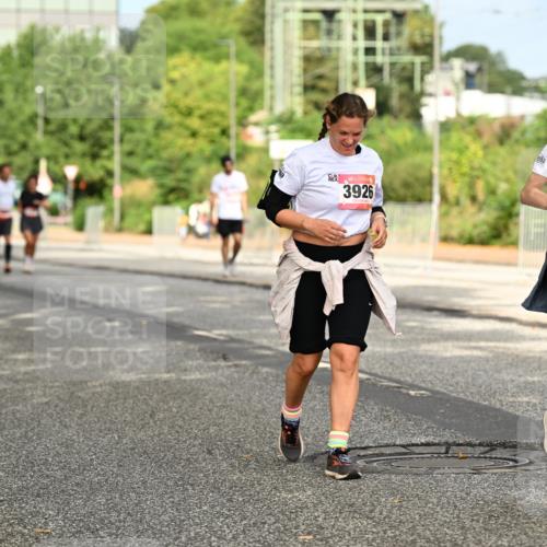 06.09.2026 - CURREX Alsterlauf Dr. Thomas Lammeyer http://msf.ph/oto/10143930 06.09.2026 10:15:11 Laufen 3926, 3769 meine-sportfotos.de