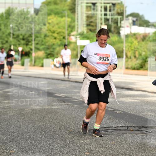 06.09.2026 - CURREX Alsterlauf Dr. Thomas Lammeyer http://msf.ph/oto/10143931 06.09.2026 10:15:11 Laufen 3926, 3769 meine-sportfotos.de