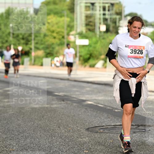 06.09.2026 - CURREX Alsterlauf Dr. Thomas Lammeyer http://msf.ph/oto/10143937 06.09.2026 10:15:12 Laufen 3926 meine-sportfotos.de