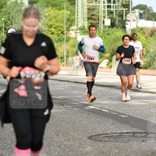 06.09.2026 - CURREX Alsterlauf Dr. Thomas Lammeyer http://msf.ph/oto/10143991 06.09.2026 10:15:20 Laufen 2293, 2292, 172 meine-sportfotos.de