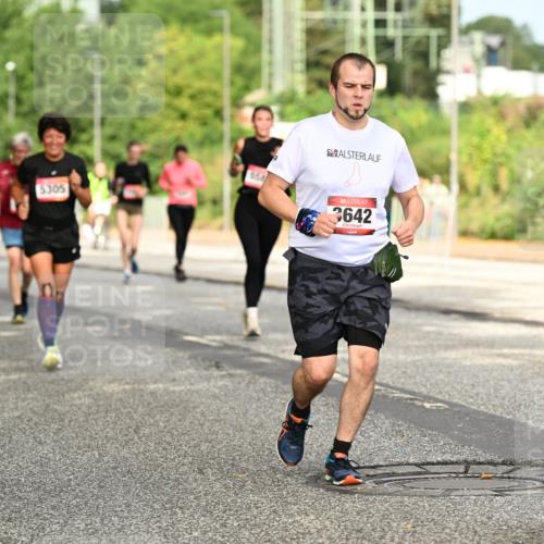06.09.2026 - CURREX Alsterlauf Dr. Thomas Lammeyer http://msf.ph/oto/10144128 06.09.2026 10:15:39 Laufen 5305, 3642 meine-sportfotos.de