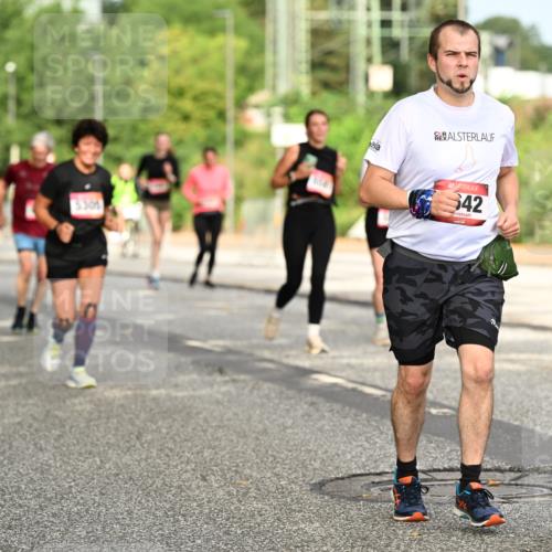 06.09.2026 - CURREX Alsterlauf Dr. Thomas Lammeyer http://msf.ph/oto/10144134 06.09.2026 10:15:39 Laufen 5306, 642 meine-sportfotos.de