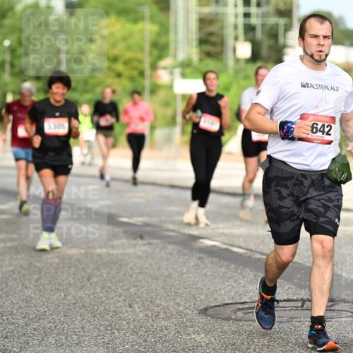 06.09.2026 - CURREX Alsterlauf Dr. Thomas Lammeyer http://msf.ph/oto/10144135 06.09.2026 10:15:39 Laufen 5, 3015, 642 meine-sportfotos.de