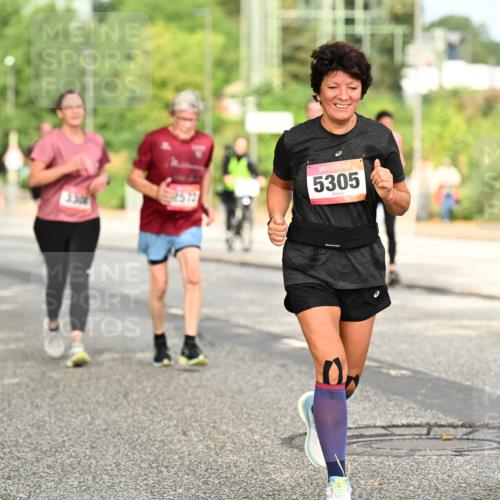 06.09.2026 - CURREX Alsterlauf Dr. Thomas Lammeyer http://msf.ph/oto/10144166 06.09.2026 10:15:42 Laufen 5305, 0 meine-sportfotos.de