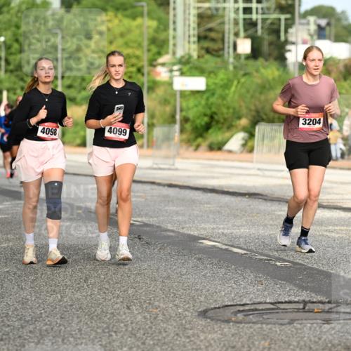 06.09.2026 - CURREX Alsterlauf Dr. Thomas Lammeyer http://msf.ph/oto/10144209 06.09.2026 10:15:49 Laufen 3204, 4099, 4098 meine-sportfotos.de