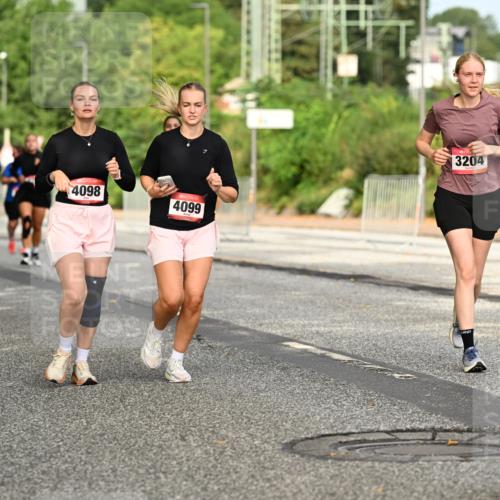 06.09.2026 - CURREX Alsterlauf Dr. Thomas Lammeyer http://msf.ph/oto/10144211 06.09.2026 10:15:50 Laufen 4098, 4099, 3204 meine-sportfotos.de