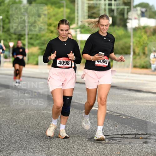 06.09.2026 - CURREX Alsterlauf Dr. Thomas Lammeyer http://msf.ph/oto/10144225 06.09.2026 10:15:51 Laufen 4098, 4099 meine-sportfotos.de