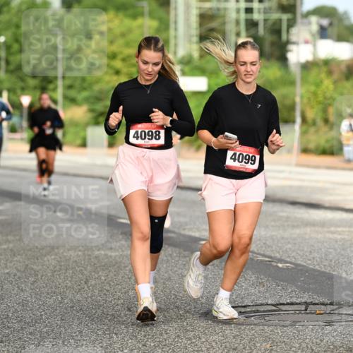 06.09.2026 - CURREX Alsterlauf Dr. Thomas Lammeyer http://msf.ph/oto/10144226 06.09.2026 10:15:51 Laufen 4098, 4099 meine-sportfotos.de