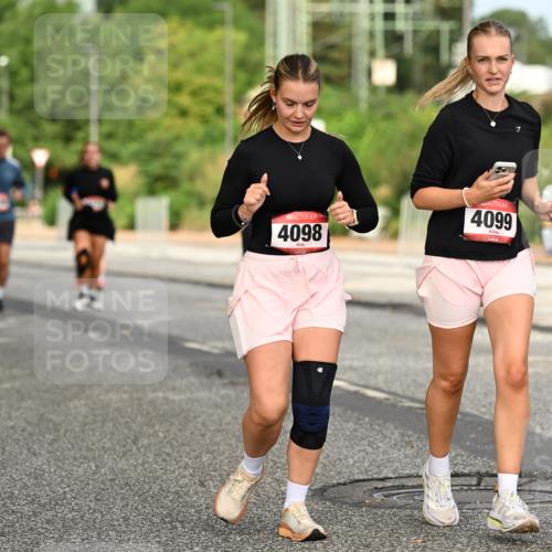 06.09.2026 - CURREX Alsterlauf Dr. Thomas Lammeyer http://msf.ph/oto/10144232 06.09.2026 10:15:52 Laufen 4098, 4099 meine-sportfotos.de