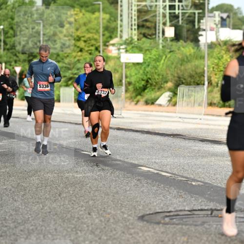 06.09.2026 - CURREX Alsterlauf Dr. Thomas Lammeyer http://msf.ph/oto/10144258 06.09.2026 10:15:55 Laufen 5350, 5806, 5336, 5337, 6413 meine-sportfotos.de