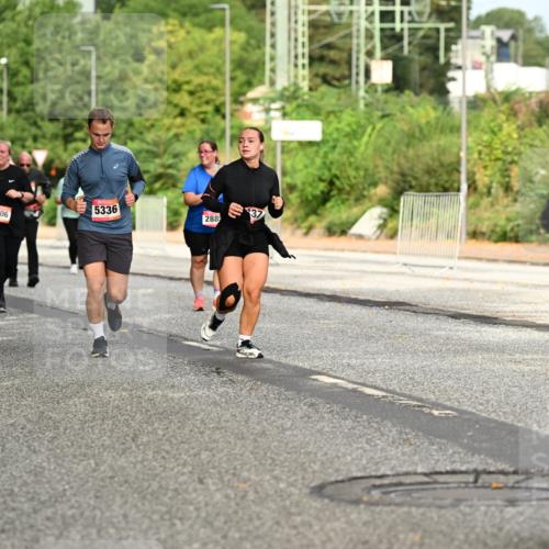 06.09.2026 - CURREX Alsterlauf Dr. Thomas Lammeyer http://msf.ph/oto/10144260 06.09.2026 10:15:55 Laufen 5359, 5336, 5806, 288, 37, 6413 meine-sportfotos.de