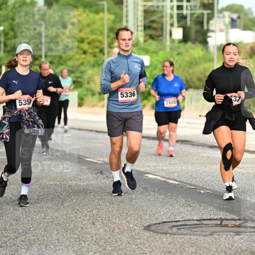 06.09.2026 - CURREX Alsterlauf Dr. Thomas Lammeyer http://msf.ph/oto/10144281 06.09.2026 10:15:58 Laufen 5336, 4434, 5350, 2885, 37 meine-sportfotos.de